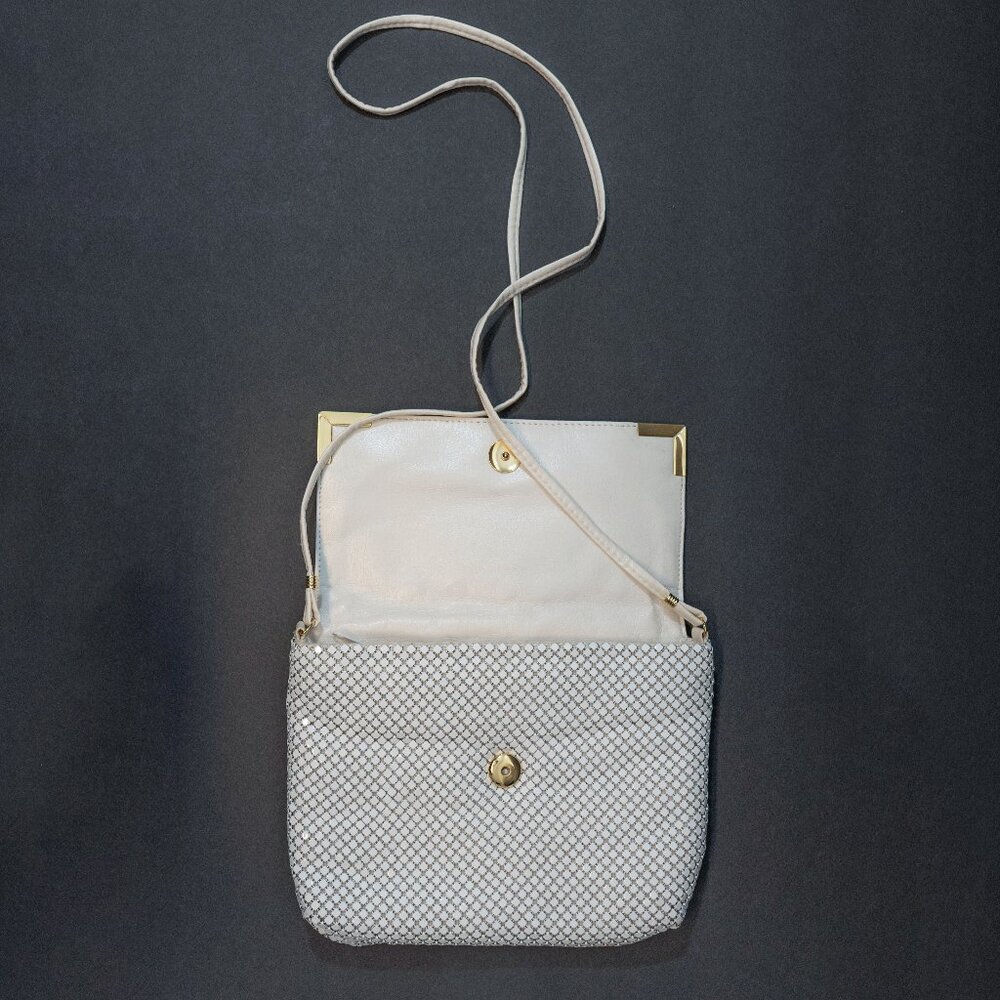 Vintage 70s Metal Mesh Purse White Bridal Disco Evening Bag Whiting Davis Style - Picture 9 of 10